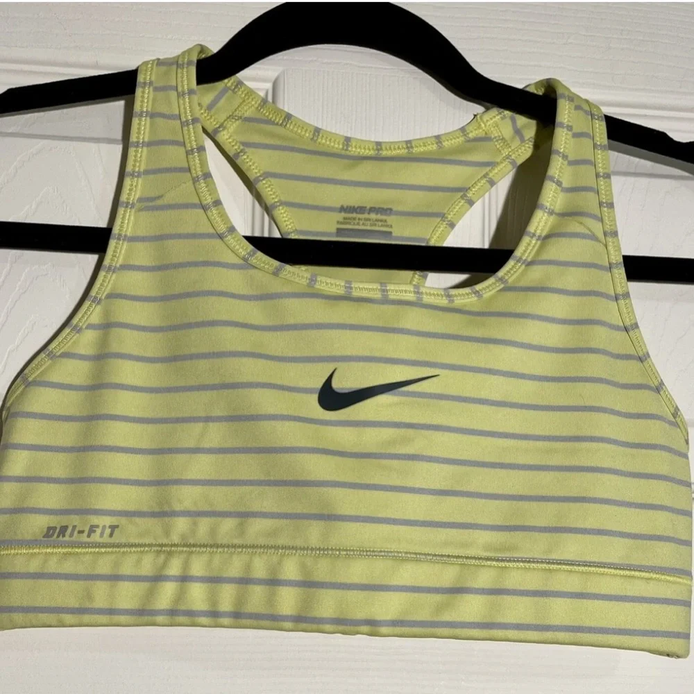 Womens XS Sports bra